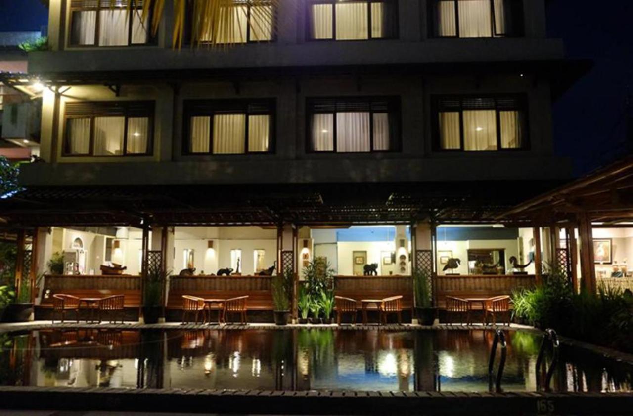 Mutiara Hotel And Convention Bandung Exterior foto
