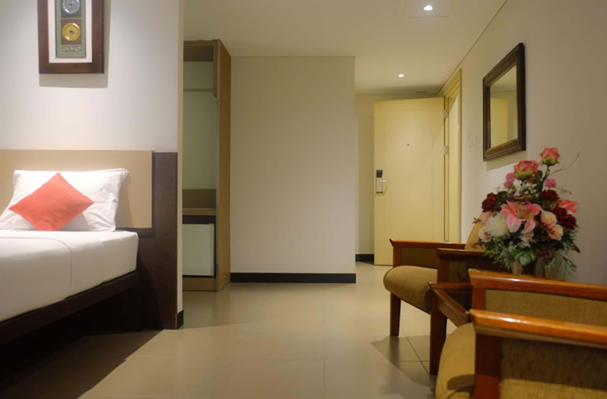 Mutiara Hotel And Convention Bandung Exterior foto